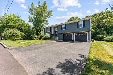 16 Rachella Ct, East Providence, RI 02914