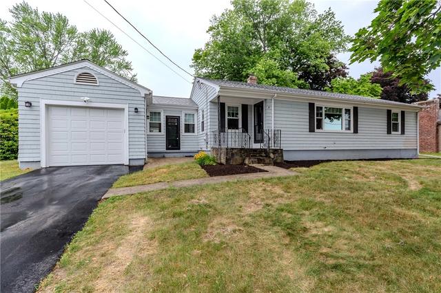 8 Barnes St, Greenville, RI 02828