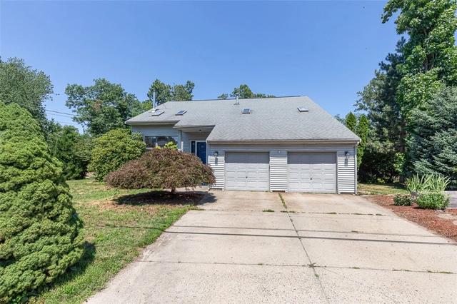 8 Ashley Dr, Lincoln, RI 02865