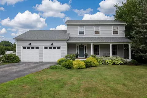 9 Kiki Cir, Cranston, RI 02921