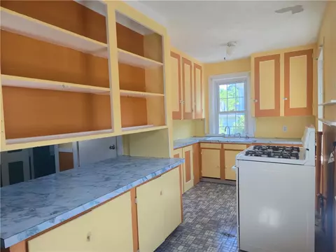 Kitchen - 11 Maple Ave, Westerly, RI 02891 photo 4 of 4