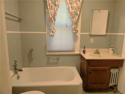 Bath - 11 Maple Ave, Westerly, RI 02891 photo 1 of 3