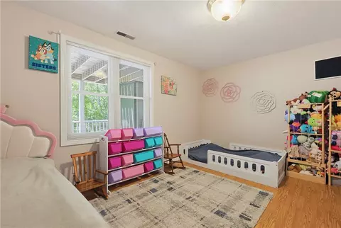 Bedroom - 3399 Post Rd, Warwick, RI 02886 photo 4 of 7