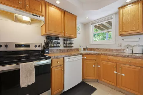Kitchen - 3399 Post Rd, Warwick, RI 02886 photo 5 of 7