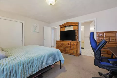 Bedroom - 3399 Post Rd, Warwick, RI 02886 photo 3 of 7