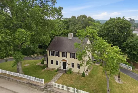 1331 New London Ave, Cranston, RI 02920