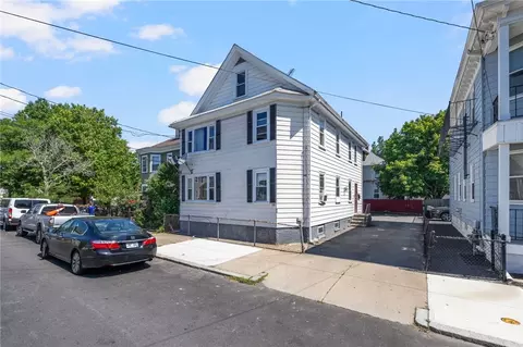 33 Moorefield St, Providence, RI 02909