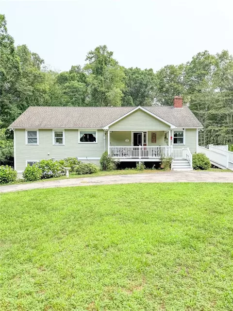 552 Main St, Hopkinton, RI 02833