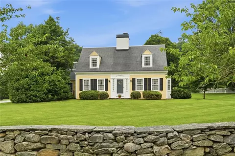 142 Ferry Rd, Bristol, RI 02809