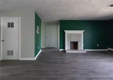 Living - 283 Privilege St #6, Woonsocket, RI 02895 photo 1 of 5
