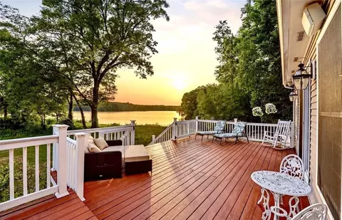 12 Woodlake Dr, Johnston, RI 02919