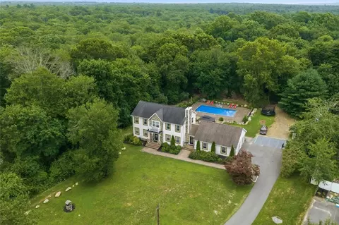 51 Bouchard Ln, Tiverton, RI 02878