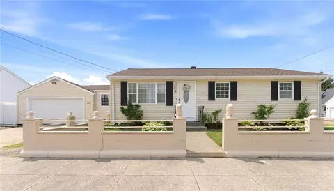 11 Gilmore St, Pawtucket, RI 02861