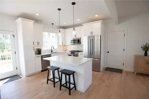 30 Bunker Hill Xing, Portsmouth, RI 02871