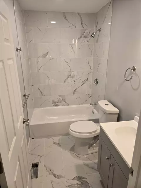 184 Avenue C #E1, Woonsocket, RI 02895 photo 7