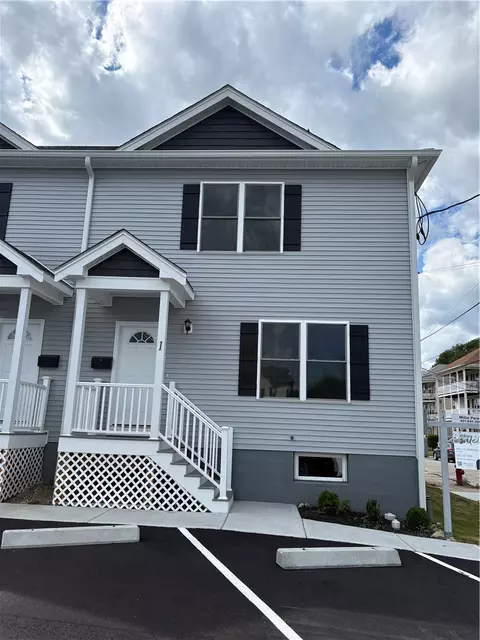 184 Avenue C #E1, Woonsocket, RI 02895