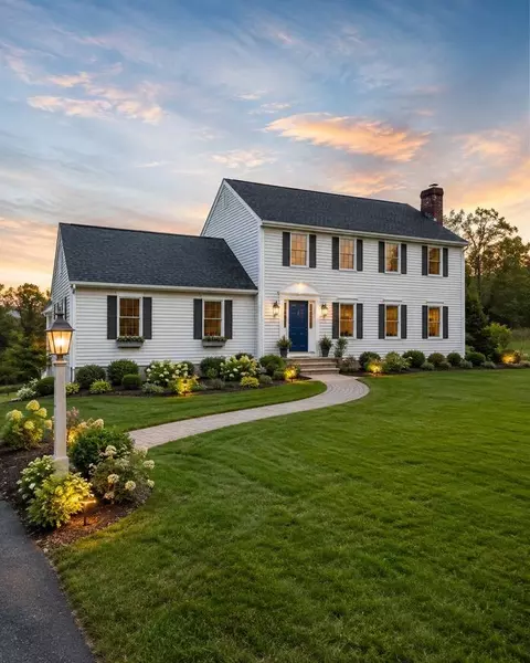 45 Pleasant View Dr, Hope Valley, RI 02832