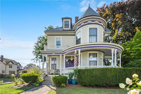 473 S Main St, Woonsocket, RI 02895