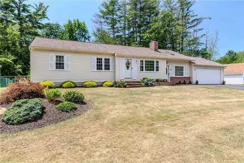 16 Sunnybrook Rd, Scituate, RI 02857
