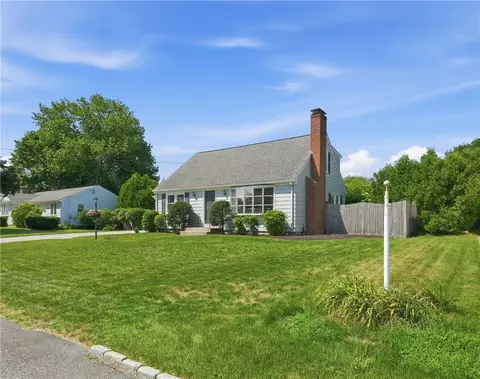Exterior - 19 Crowfield Dr, Warwick, RI 02888 photo 3 of 8