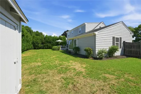 Exterior - 19 Crowfield Dr, Warwick, RI 02888 photo 8 of 8