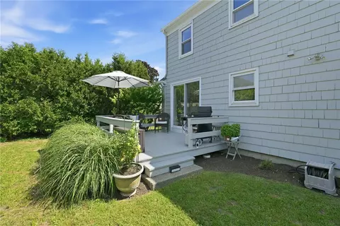 Exterior - 19 Crowfield Dr, Warwick, RI 02888 photo 7 of 8