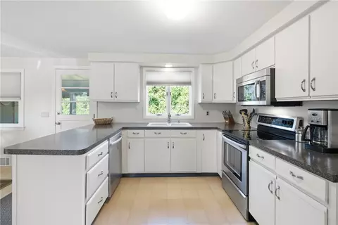 Kitchen - 19 Crowfield Dr, Warwick, RI 02888 photo 2 of 2