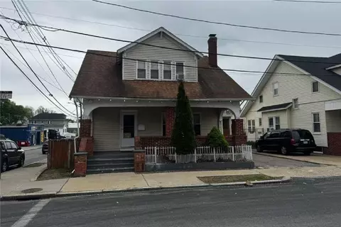 2 Parkview Ave, Providence, RI 02905