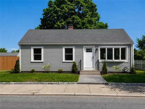 496 Beverage Hill Ave, Pawtucket, RI 02861