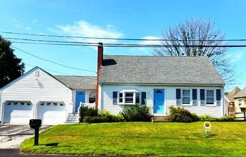 2 Pagnano St, Bristol, RI 02809