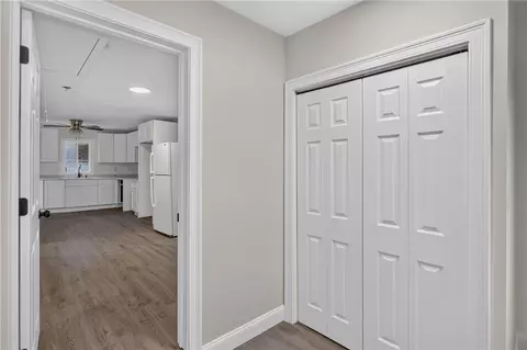 Entry Way - 68 Uncas St, Warwick, RI 02889 photo 8 of 14