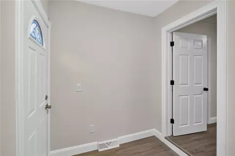 Entry Way - 68 Uncas St, Warwick, RI 02889 photo 6 of 14
