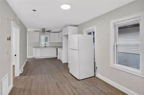 Entry Way - 68 Uncas St, Warwick, RI 02889 photo 4 of 14