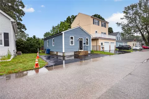Exterior - 68 Uncas St, Warwick, RI 02889 photo 6 of 6