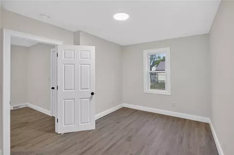 Bedroom - 68 Uncas St, Warwick, RI 02889 photo 7 of 11
