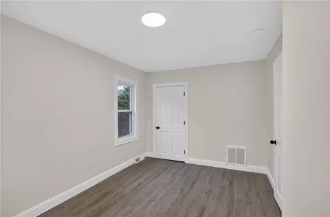 Bedroom - 68 Uncas St, Warwick, RI 02889 photo 9 of 11