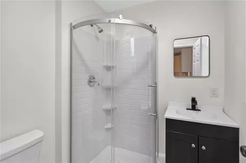 Bath - 68 Uncas St, Warwick, RI 02889 photo 2 of 4