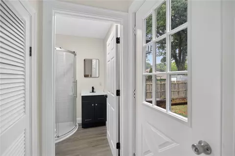 Entry Way - 68 Uncas St, Warwick, RI 02889 photo 10 of 14