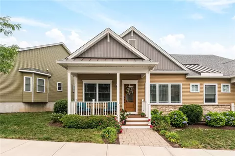 49 Seawynds Dr, North Kingstown, RI 02852