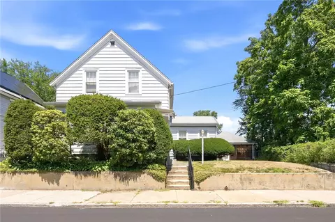 217 Narragansett St, Cranston, RI 02905