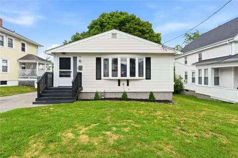 8 Henry St, East Providence, RI 02914