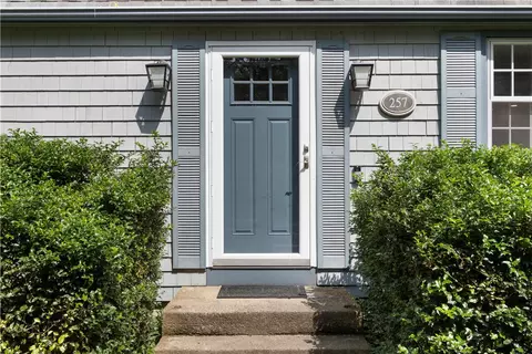 257 Shannock Rd, South Kingstown, RI 02879