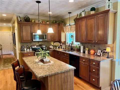 Kitchen - 35 E Lantern Rd, Smithfield, RI 02917 photo 3 of 4