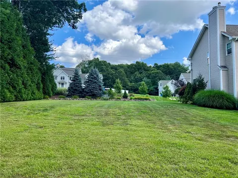 Exterior - 35 E Lantern Rd, Smithfield, RI 02917 photo 4 of 9