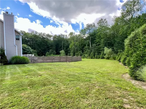 Exterior - 35 E Lantern Rd, Smithfield, RI 02917 photo 5 of 9