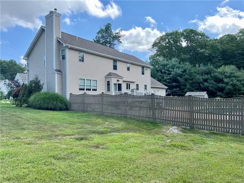 Exterior - 35 E Lantern Rd, Smithfield, RI 02917 photo 6 of 9