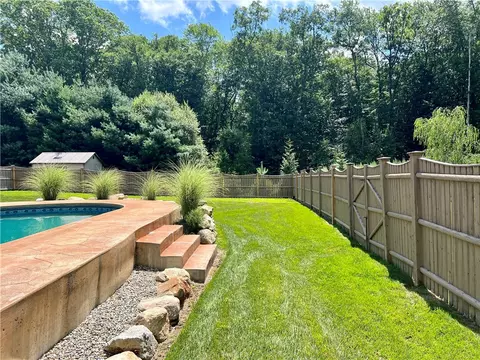 Exterior - 35 E Lantern Rd, Smithfield, RI 02917 photo 3 of 9