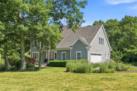78 Fairview Dr, West Kingston, RI 02892