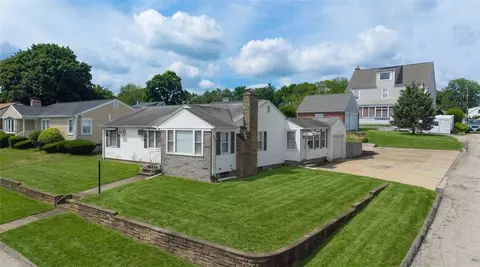 54 Burnett St, Johnston, RI 02919