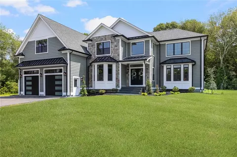 140 S Pier Rd, Narragansett, RI 02882